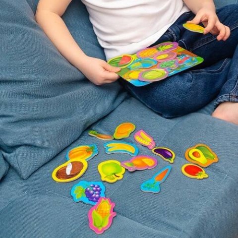 ZESTAW MAGNETYCZNY OWOCE I WARZYWA Z TABLICĄ MAGNESY UKŁADANKA ROTER KAFER ZESTAW MAGNETYCZNY OWOCE I WARZYWA Z TABLICĄ MAGNESY UKŁADANKA ROTER KAFER